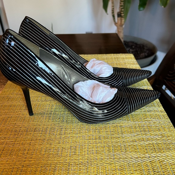 Black Patent Leather Pumps with White Stripes - Picture 3 of 4